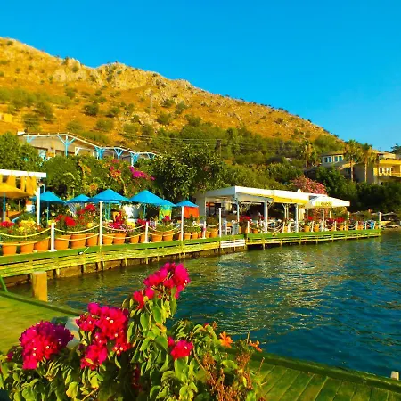 Aphrodite Hotel *